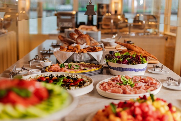 APT Guided Tours & River Cruises APT Solara & APT Ostara Buffet 4 ©APT Guided Tours & River Cruises.jpg